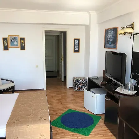 Pensión Trident Costinesti